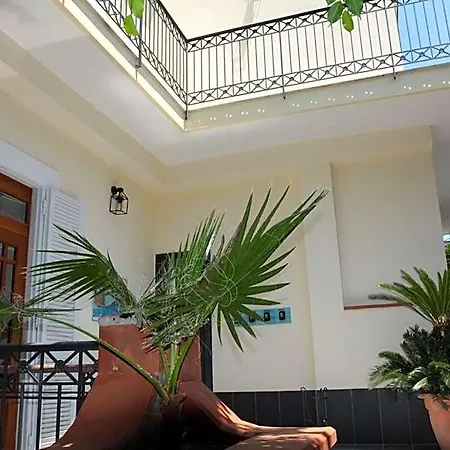 Alojamento de Acomodação e Pequeno-almoço Casa Parthenope *